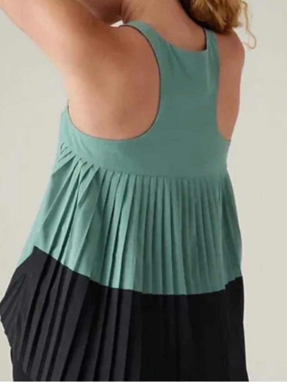 Athleta Women’s Swing Forward Pleated Tank Size S